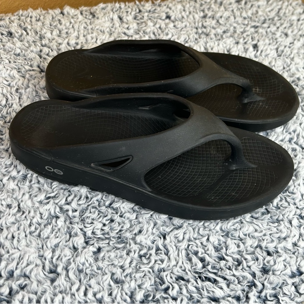 OOFOS Original Recovery Sandals Thong Flip Flops Comfort Black men 7/ women 9